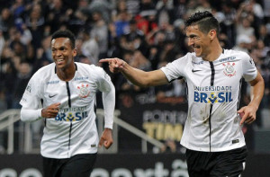 balbuena-ampliou-o-placar-para-o-corinthians-na-arena-em-itaquera-1498177182247_615x300