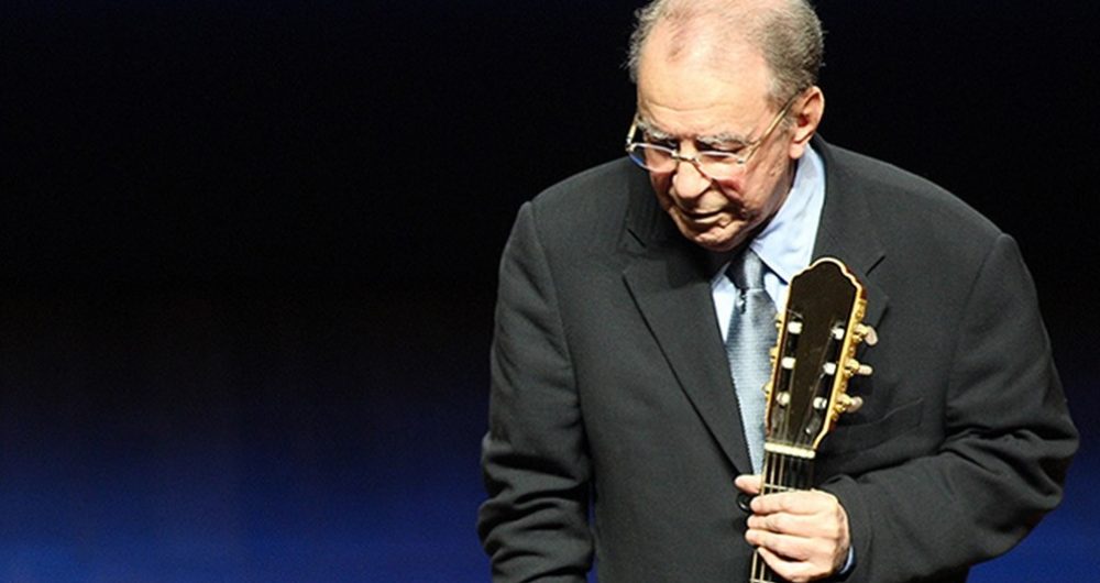 Resultado de imagem para Morreu João Gilberto, o autor da batida que deu o som à bossa nova